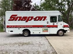 2002 16 ‘ Snap-on Tool Truck